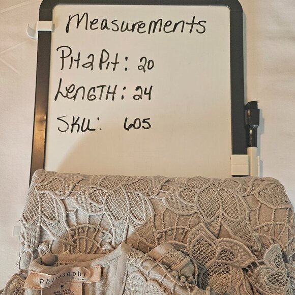 Philosophy Gray Lace Short Sleeve Blouse Sz S - Picture 8 of 8